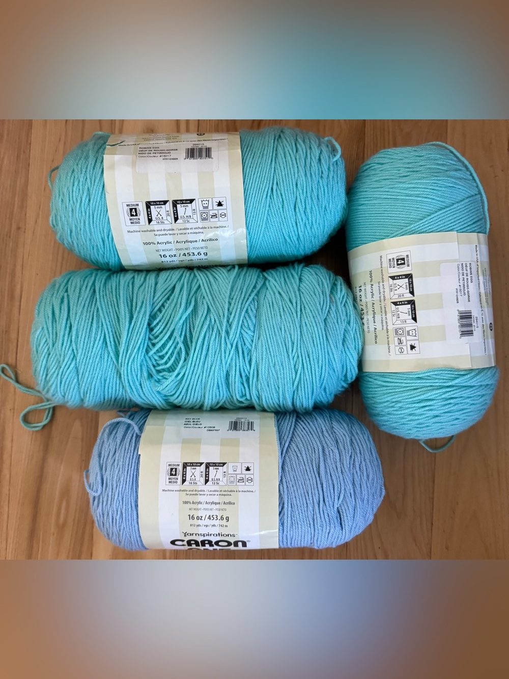 Caron One Pound Yarn Lot 4 Robins Egg Sky Blue Acrylic Worsted 64 Oz - Picture 2 of 3